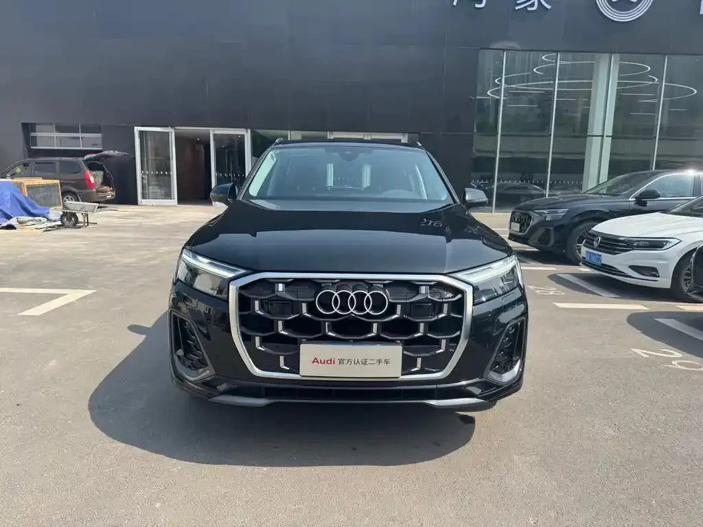 Audi Q7 Q7 2024 45 TFSI quattro S line sports model — Voir la photo 2