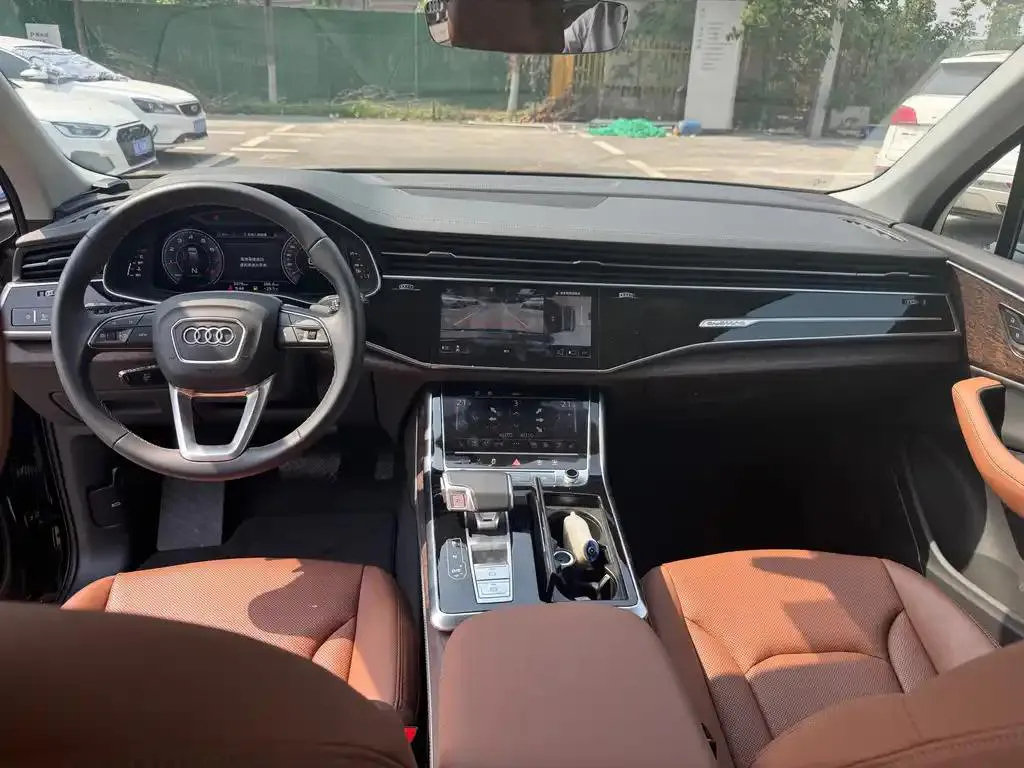 Audi Q7 Q7 2024 45 TFSI quattro S line sports model — Voir la photo 6