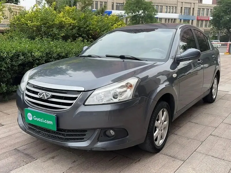 Chery Chery E5 — فضي / رمادي