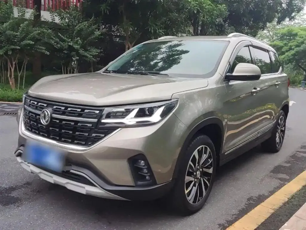 Dongfeng Forthing Forthing Fengxing T5 2018 230T Manual Intelligent Joy Edition — photo 1