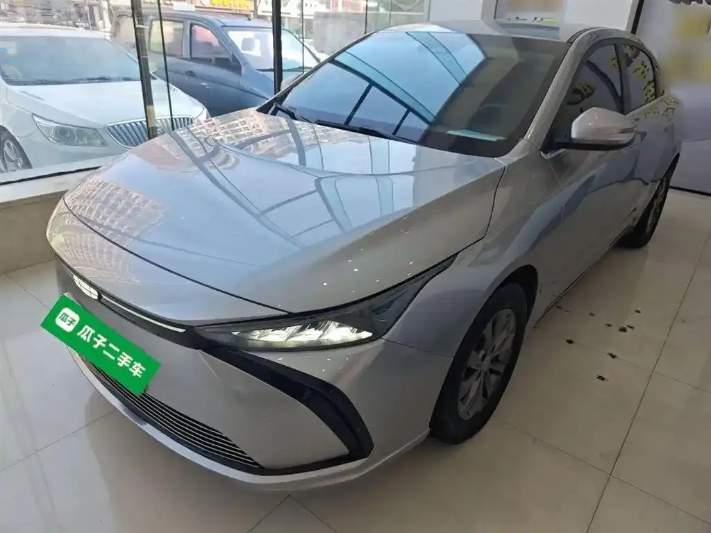 Geely Geometry G6 Geometry G6 2022 620 New Le Edition — photo 1