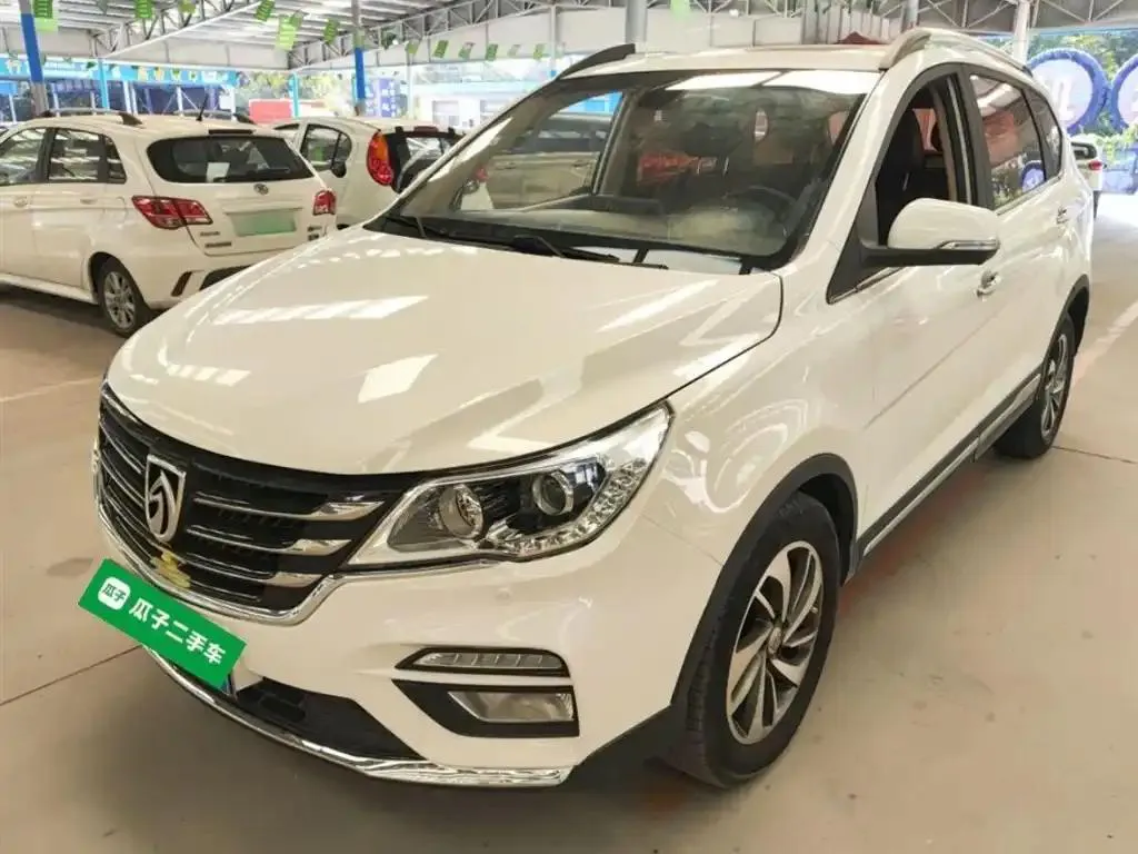 Baojun 560 560 2017 1.5T DCT Flagship 7-seater — photo 1