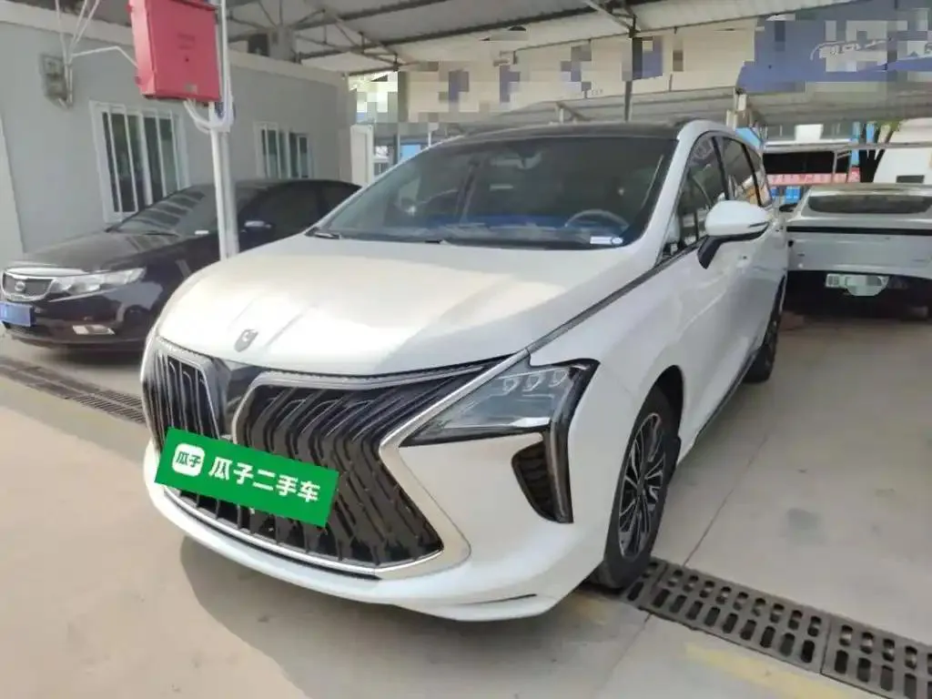 Dongfeng Forthing Forthing Fengxing Yacht 2022 1.5T DCT Wind Chaser Edition — photo 1