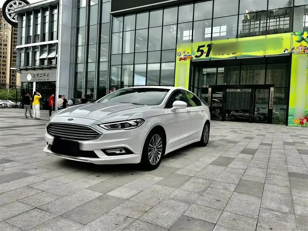 Ford Mondeo 2018 Toyota Mondeo EcoBoost 200 Luxury — photo 1