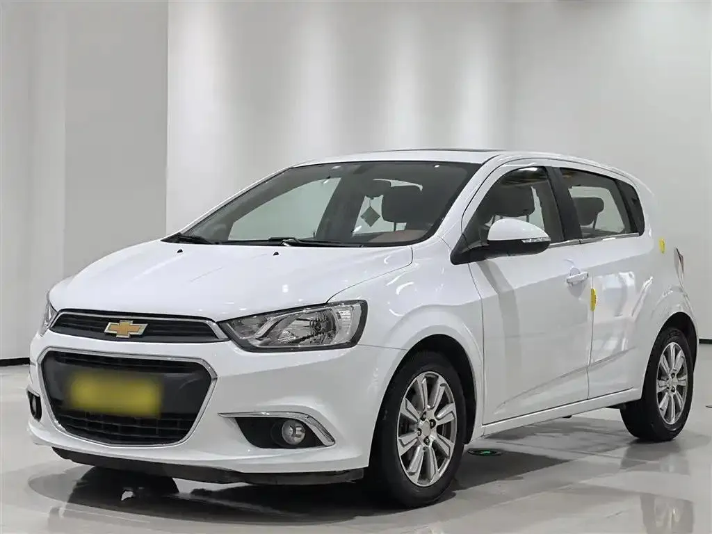 Chevrolet Chevrolet Aveo — White