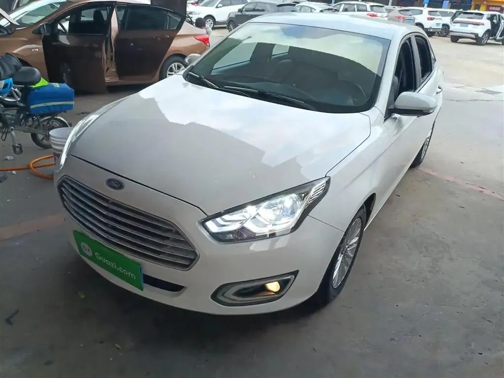 Ford Escort Focus 2017 1.5L Automatic Comfort Edition — photo 1
