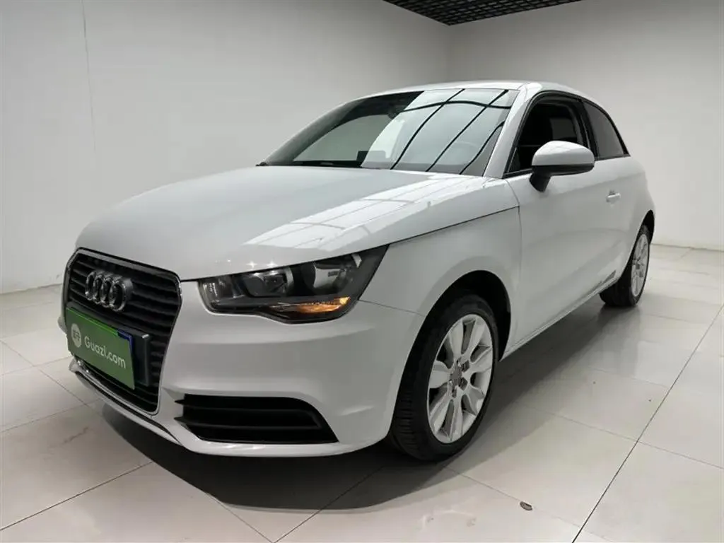 Audi A1 A1 2014 30 TFSI Fashion Edition — photo 1