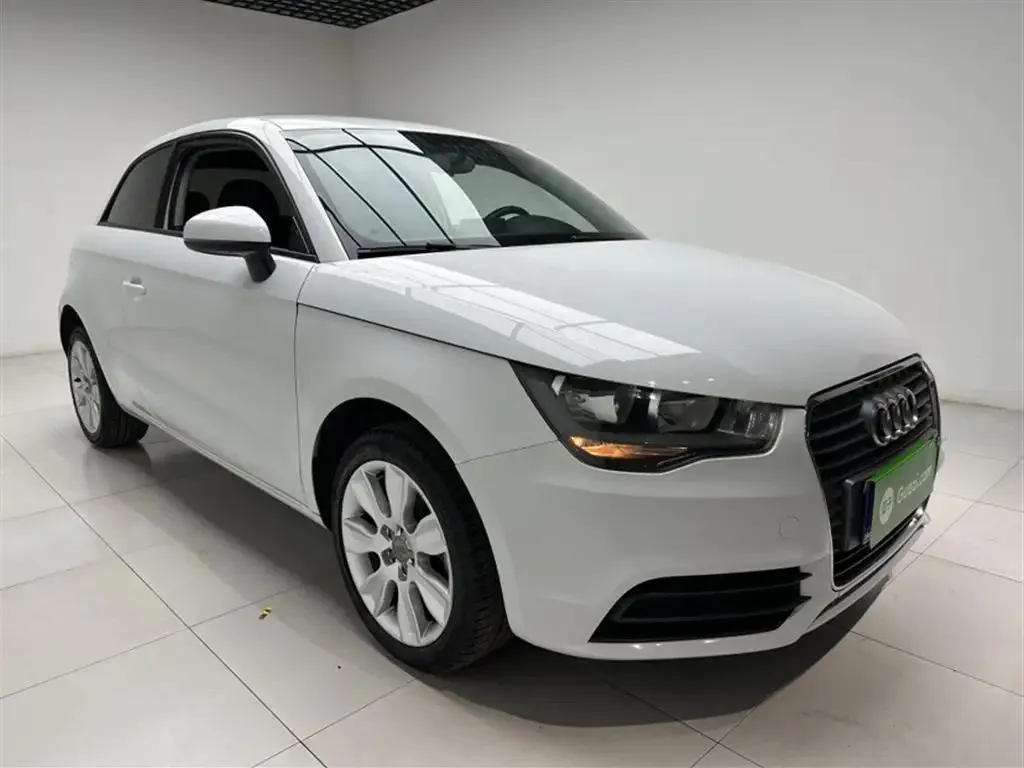 Audi A1 A1 2014 30 TFSI Fashion Edition — عرض الصورة 6