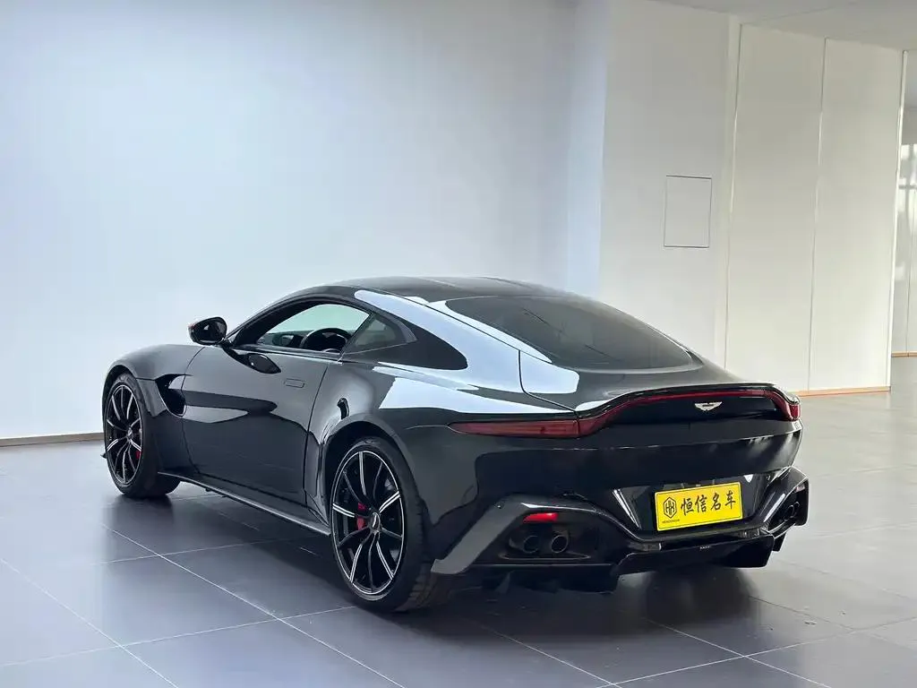 Aston Martin V8 V8 Vantage 2018 4.0T V8 Coupe — عرض الصورة 5