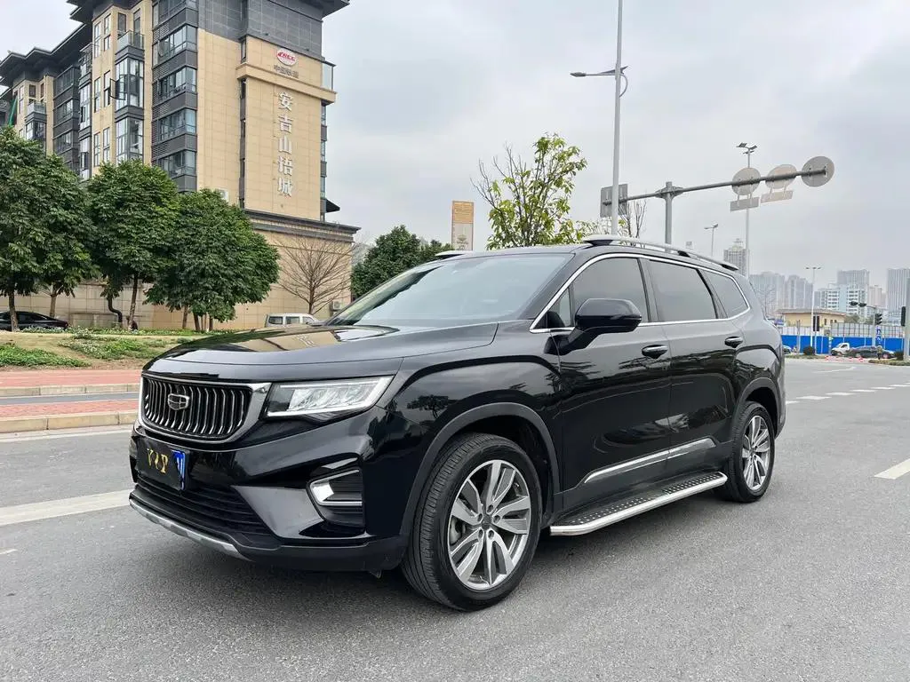 Geely Okavango Haoyue 2022 1.8TD Automatic Premium 7 Seaters — photo 1