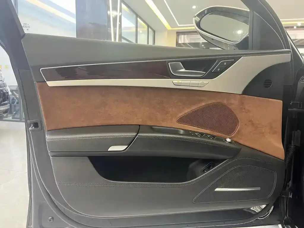 Audi A8 A8 2013 A8L 6.3 FSI W12 quattro flagship model — View photo 3