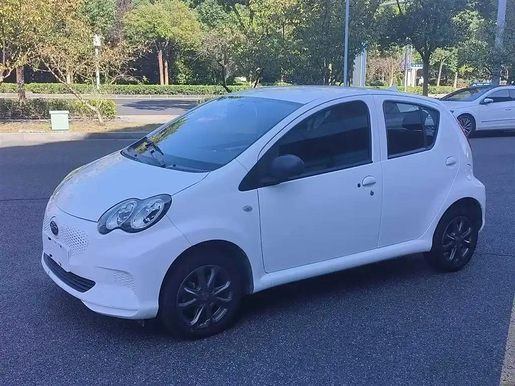 BYD BYD e1 — White