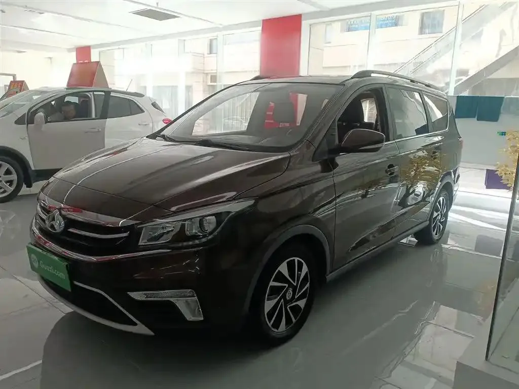 Changan Changan Oshan A800 — Цвета шампанского