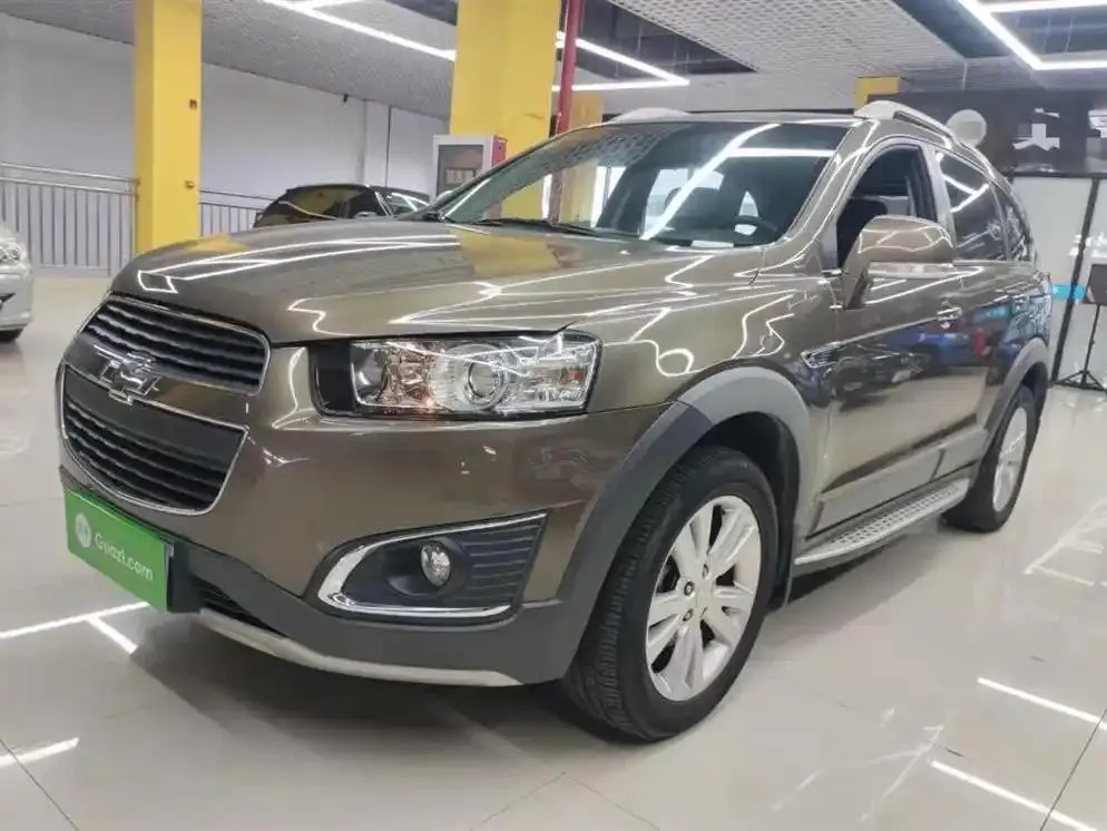 Chevrolet Chevrolet Captiva — Champagne
