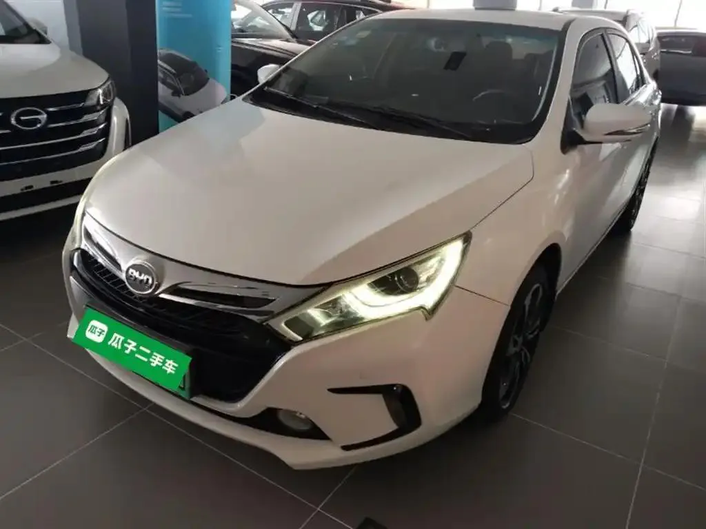 BYD Qin EV Qin New Energy 2015 1.5T Double Crown Flagship Edition — photo 1