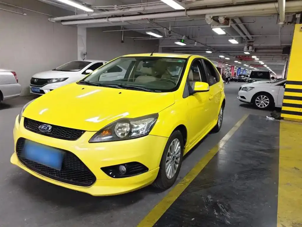 Ford Focus Focus 2013 Hatchback Classic 1.8L Automatic Fashion Model — photo 1