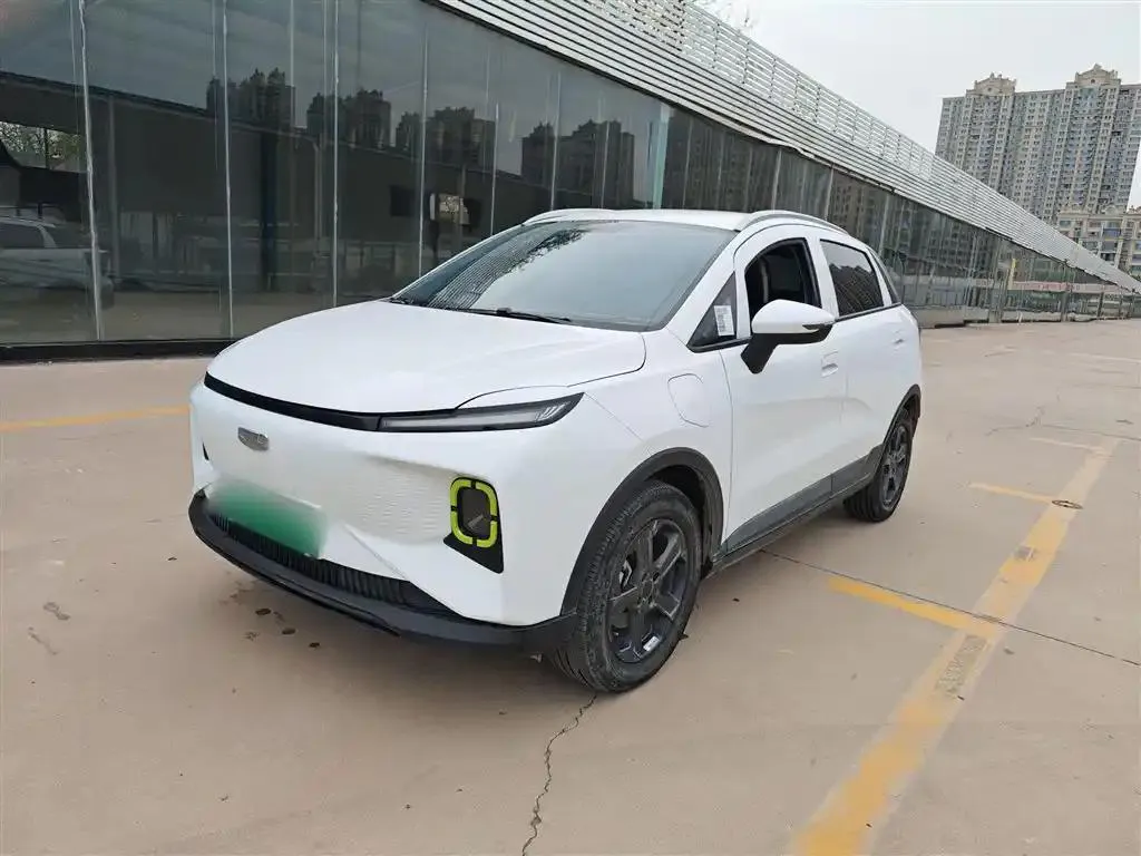 Geely Geely Geometry E — أبيض