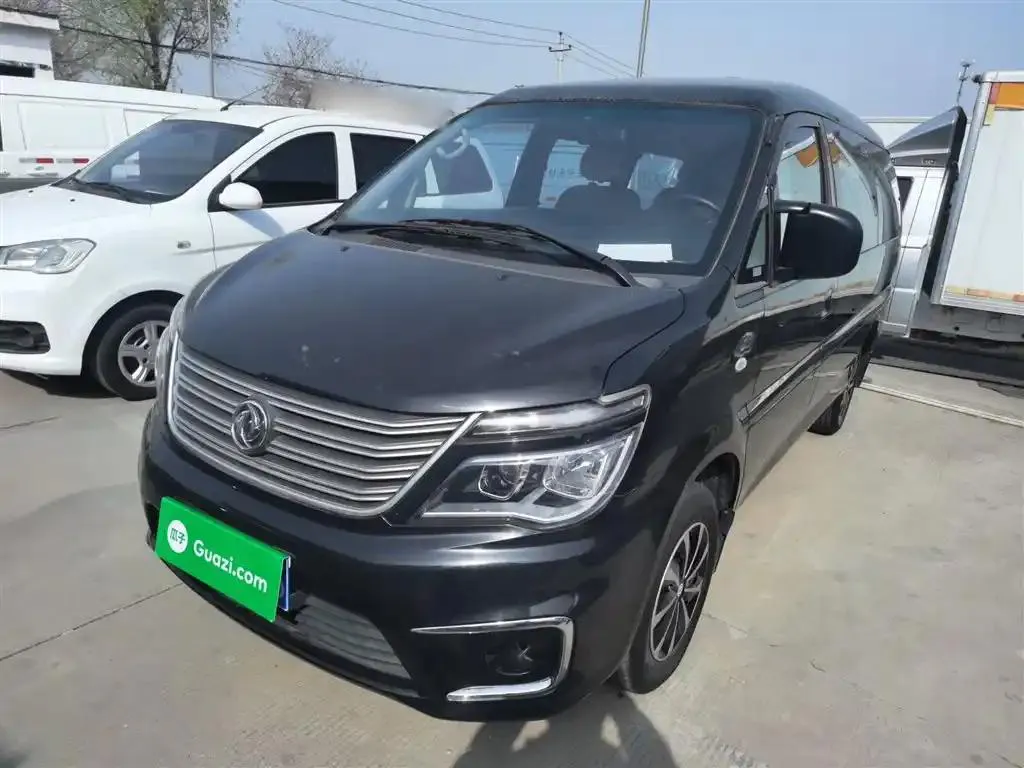 Dongfeng Dongfeng Forthing Lingzhi — Чёрный