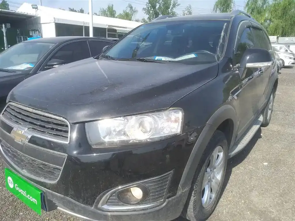 Chevrolet Chevrolet Captiva — Black