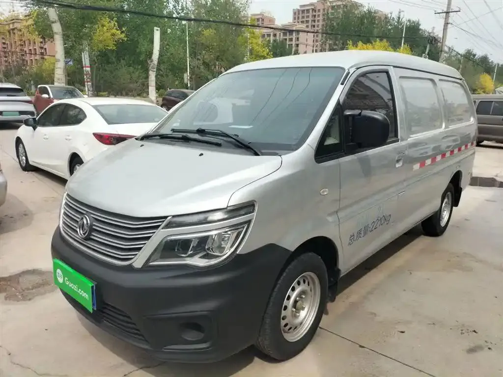 Dongfeng Dongfeng Forthing Lingzhi — Silver / Gray