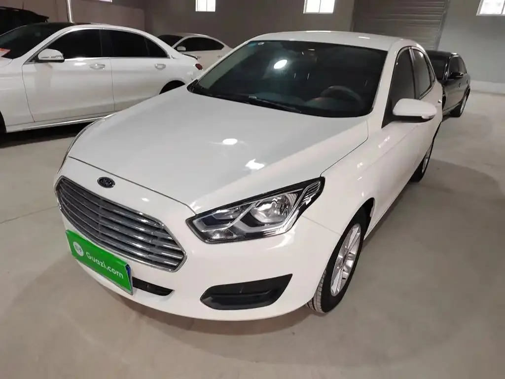 Ford Escort Focus 2019 facelift 1.5L automatic quality enjoyment model (tire pressure monitoring) National VI — photo 1