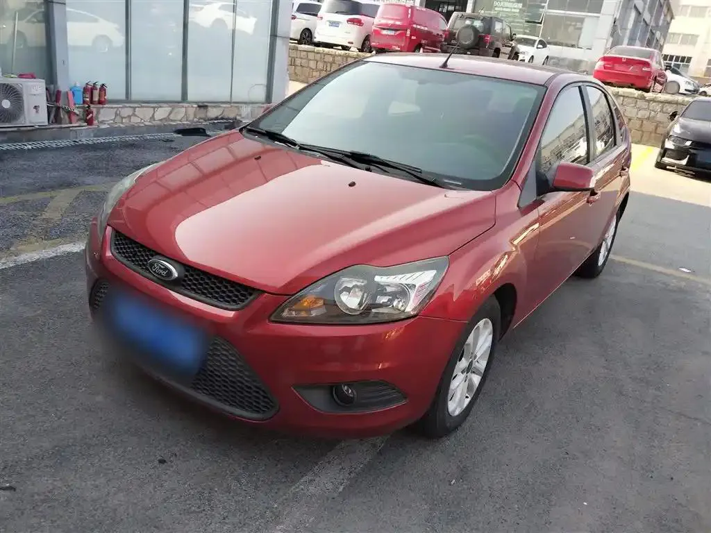 Ford Focus Focus 2013 Hatchback Classic 1.8L Automatic Basic Model — photo 1