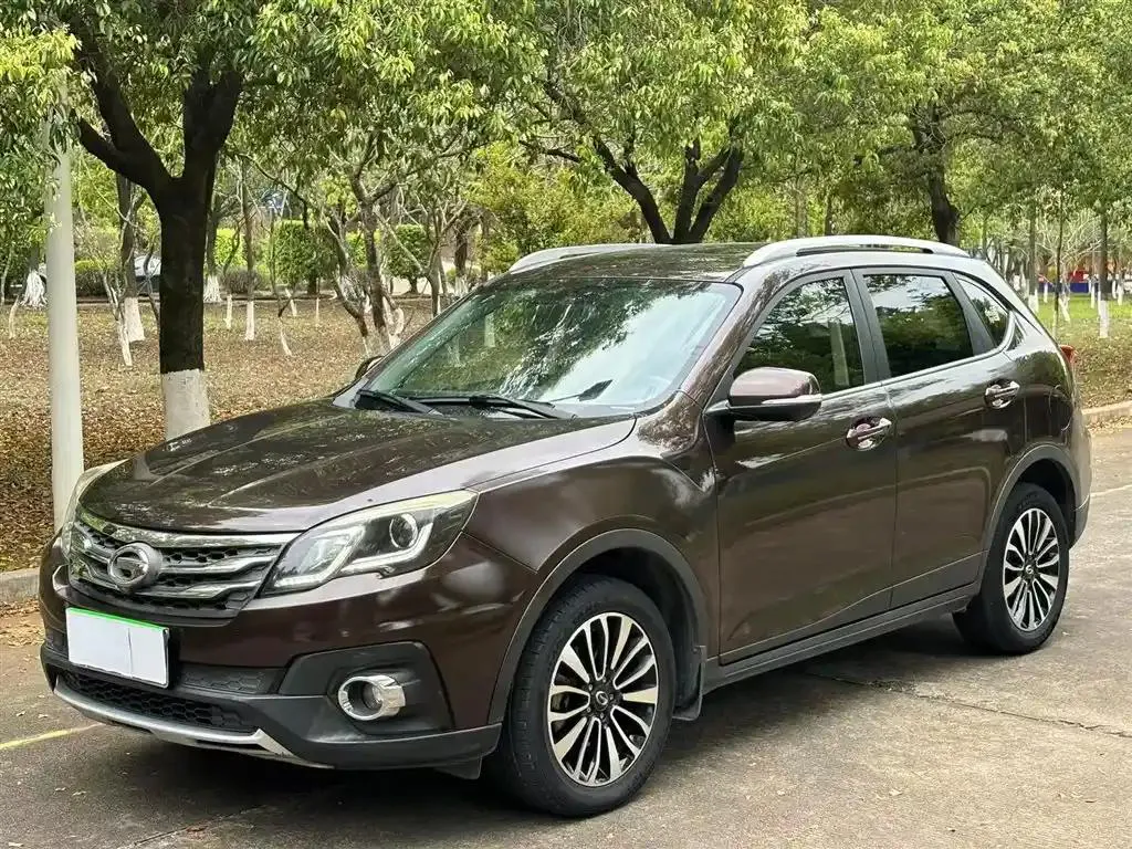 GAC Trumpchi Trumpchi Trumpchi GS5 Super 2015 2.0L Automatic 2WD Luxury Navigation Edition — photo 1