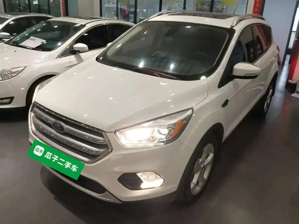 Ford Kuga 2017 Kuga EcoBoost 180 2WD Platinum Wing — photo 1