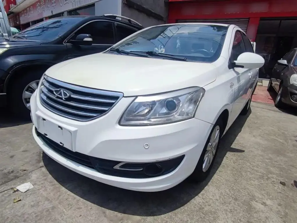 Chery Chery Arrizo 3 — أبيض