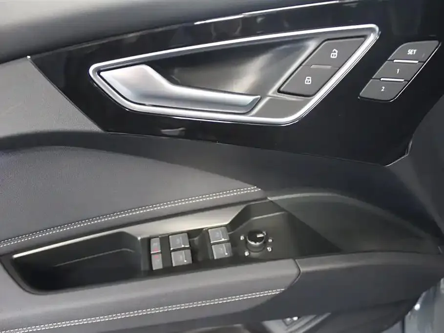 Audi Q4 e-tron Q4 e-tron 2023 50 e-tron quattro Creative Edition — View photo 6
