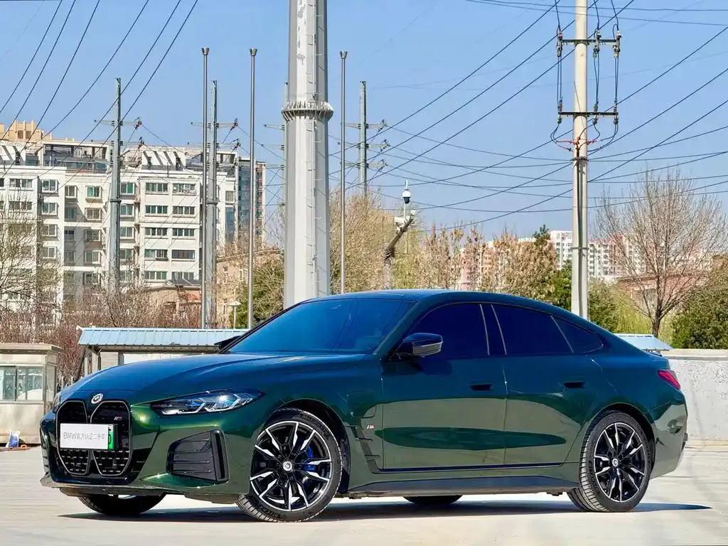 BMW BMW i4 — Green