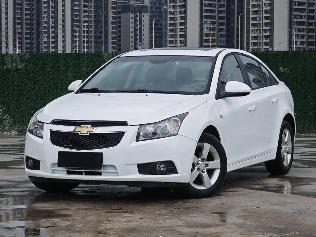 Chevrolet Chevrolet Cruze — White