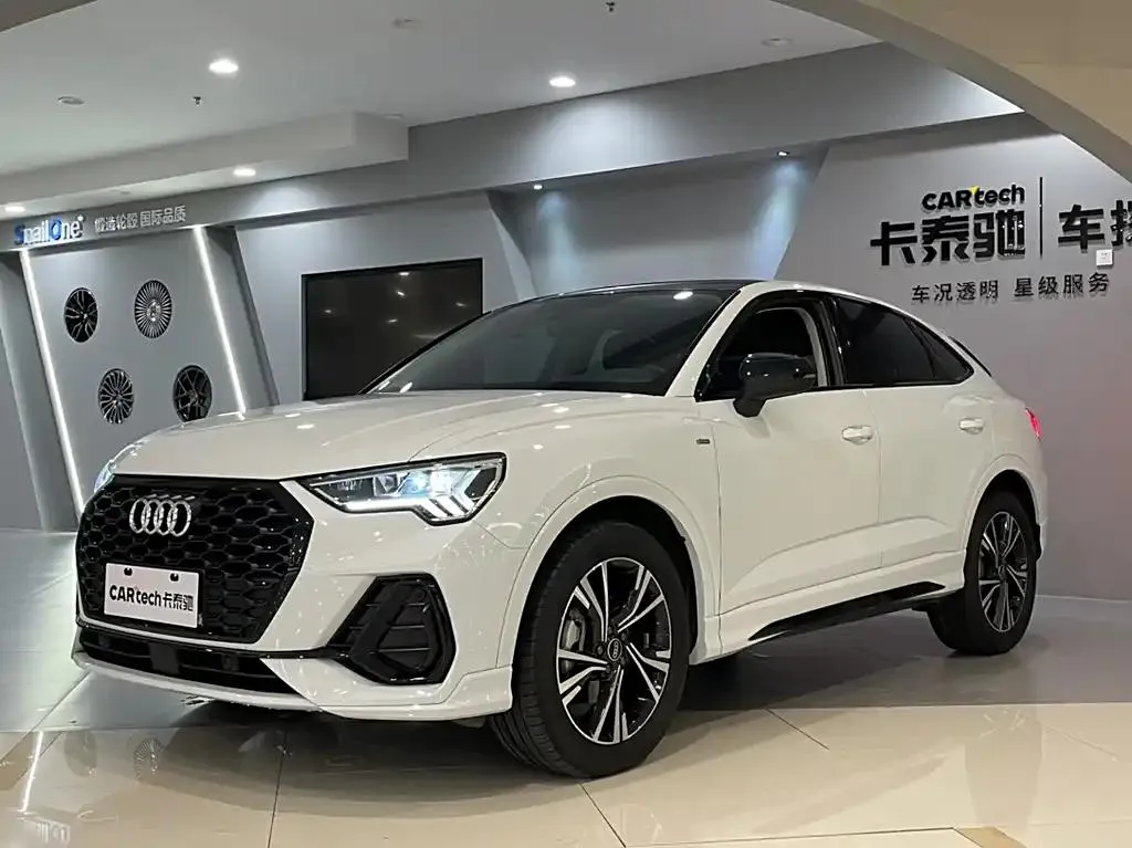 Audi Audi Q3 Sportback — Белый
