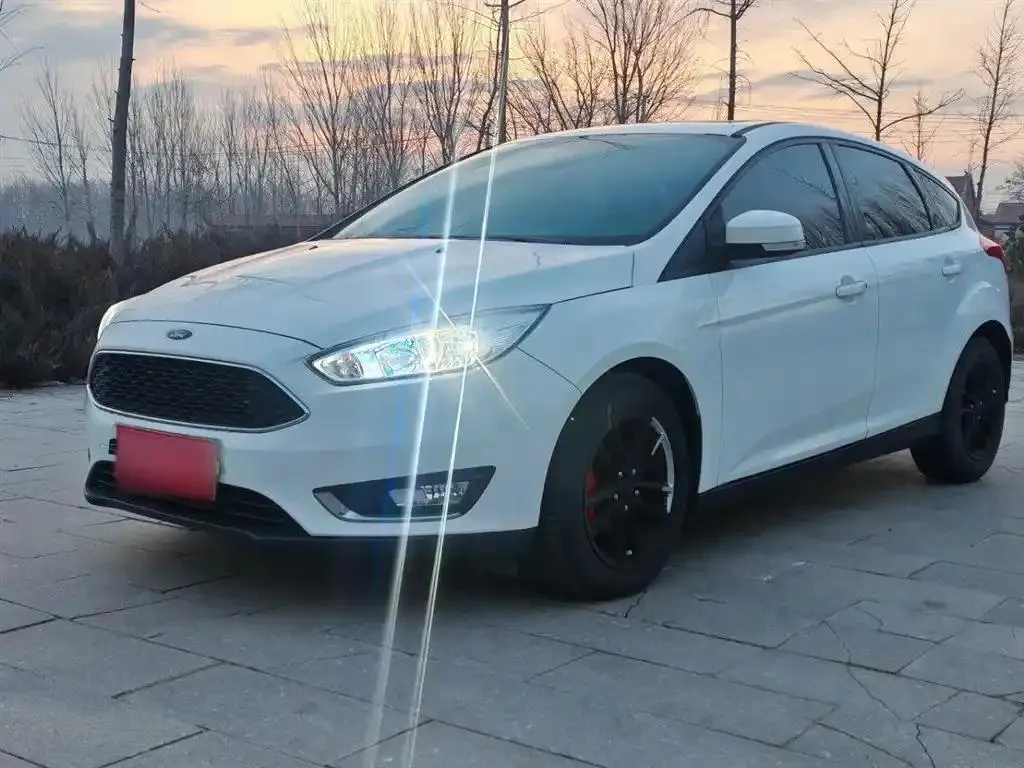 Ford Focus Focus 2017 Hatchback 1.6L Automatic Fashion Smart Edition — photo 1