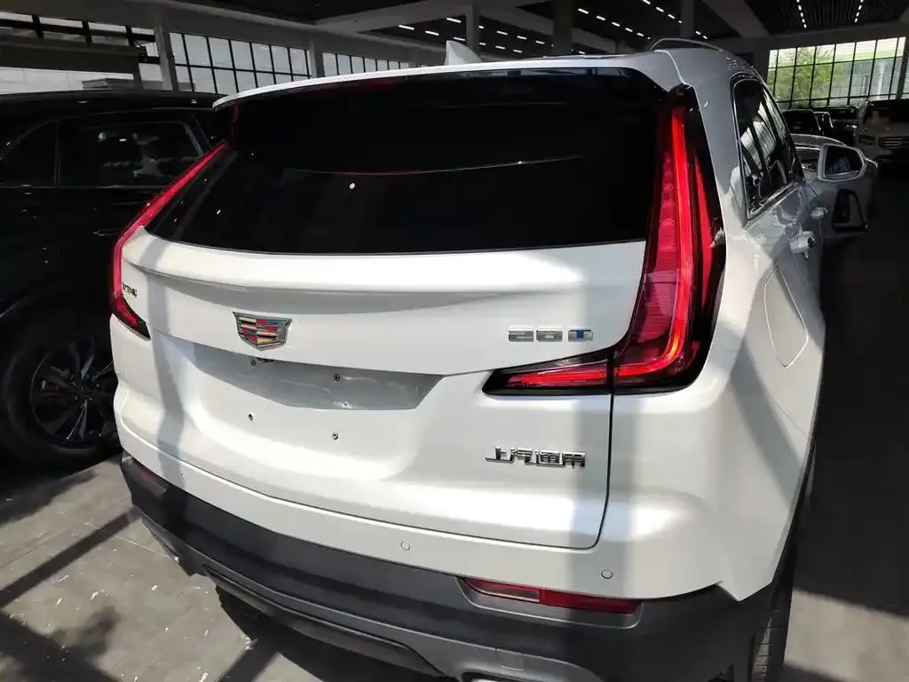 Cadillac XT4 XT4 2022 28T 2WD Luxury Edition — photo 1