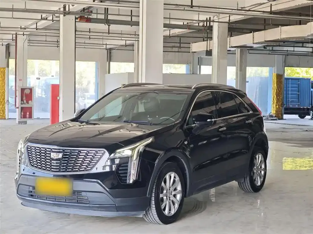 Cadillac XT4 XT4 2020 facelift 28T two-wheel drive technology model — photo 1