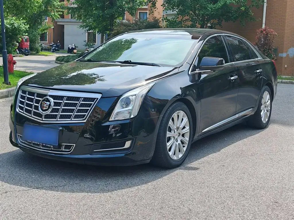 Cadillac Cadillac XTS — Black