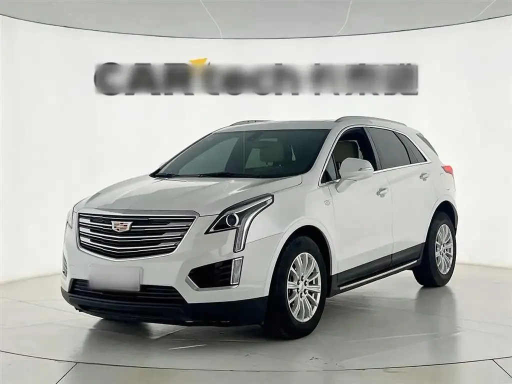 Cadillac Cadillac XT5 — White