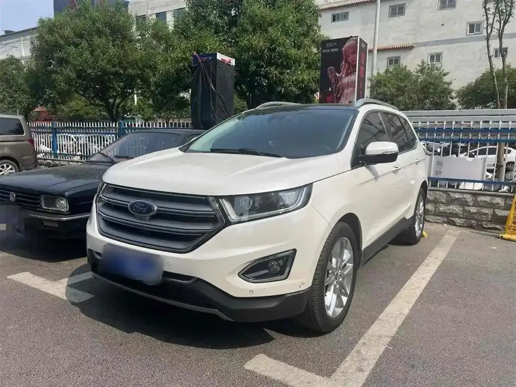 Ford Ford Edge — White