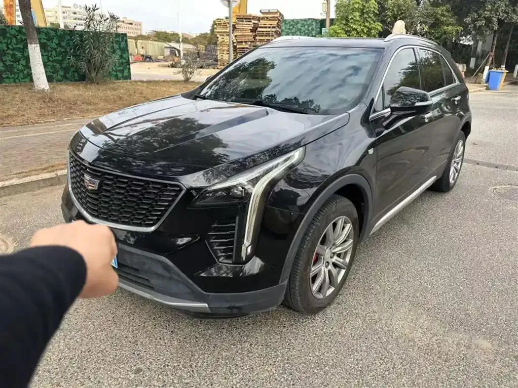 Cadillac Cadillac XT4 — Black