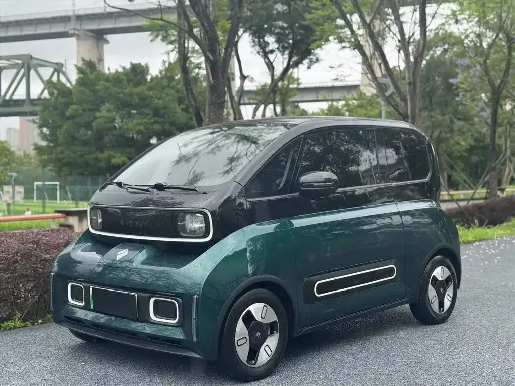 Baojun KiWi EV KiWi EV 2022 Designer Light Edition Lithium Iron Phosphate — photo 1