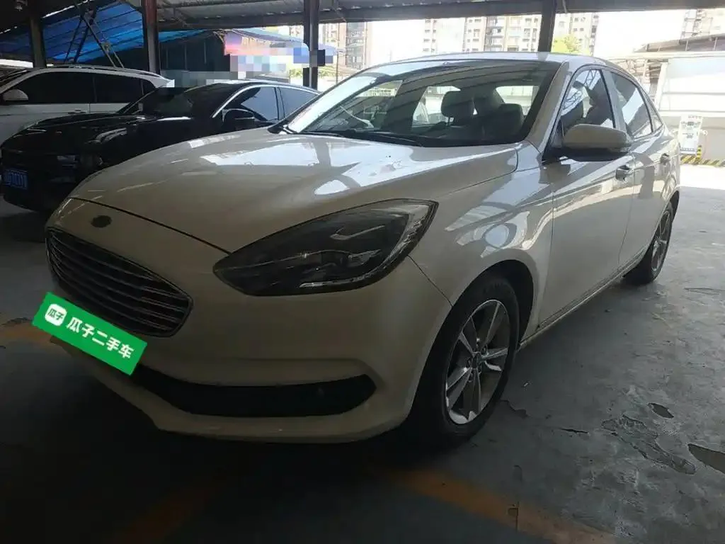 Ford Ford Escort — White