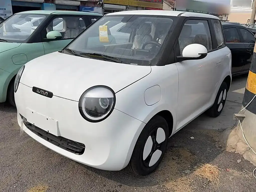 Changan Changan Lumin — أبيض