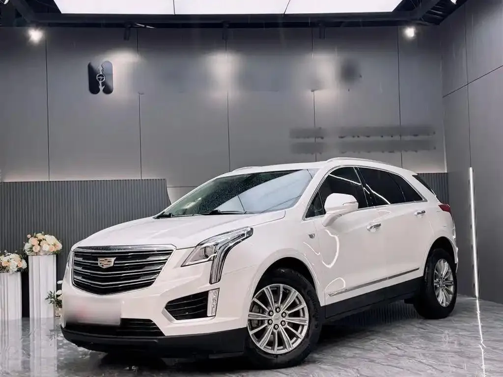 Cadillac Cadillac XT5 — White