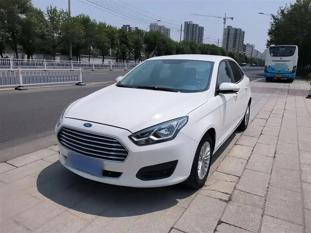 Ford Escort Focus 2017 facelift 1.5L automatic comfort model — photo 1
