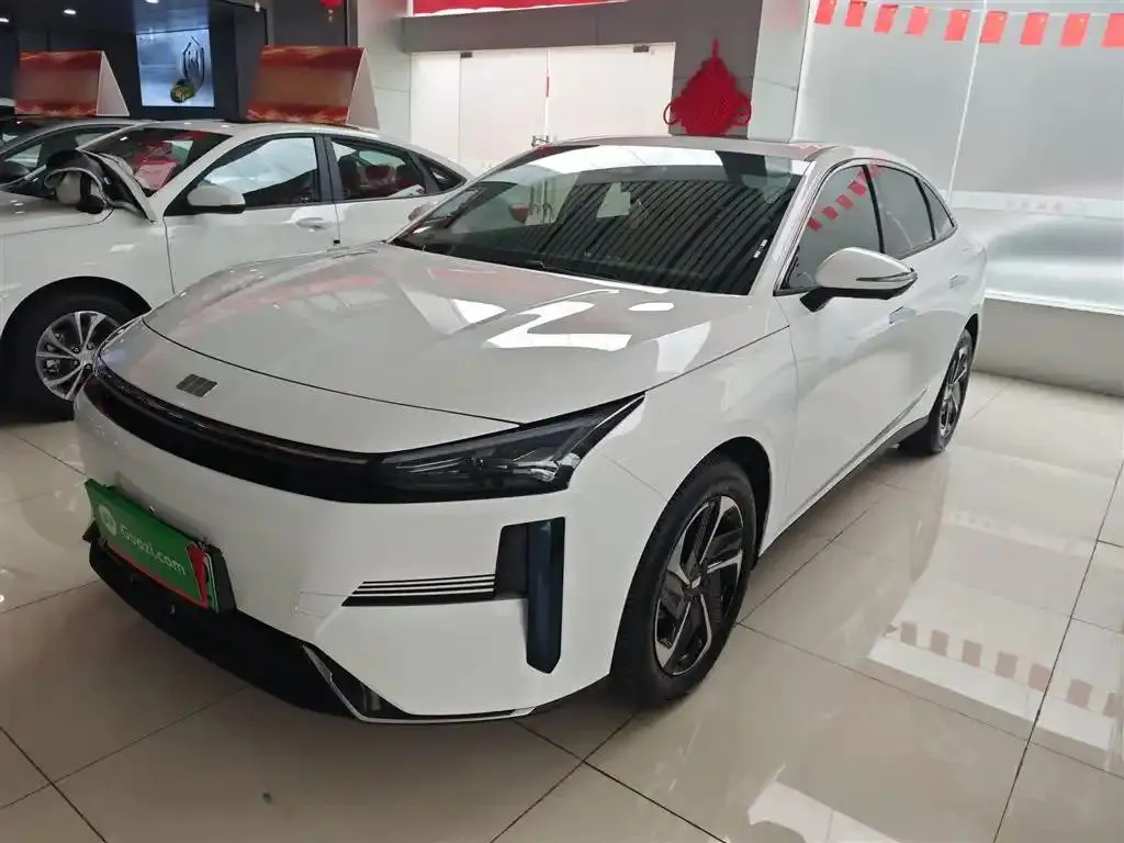 Geely Geely Galaxy Galaxy — أبيض
