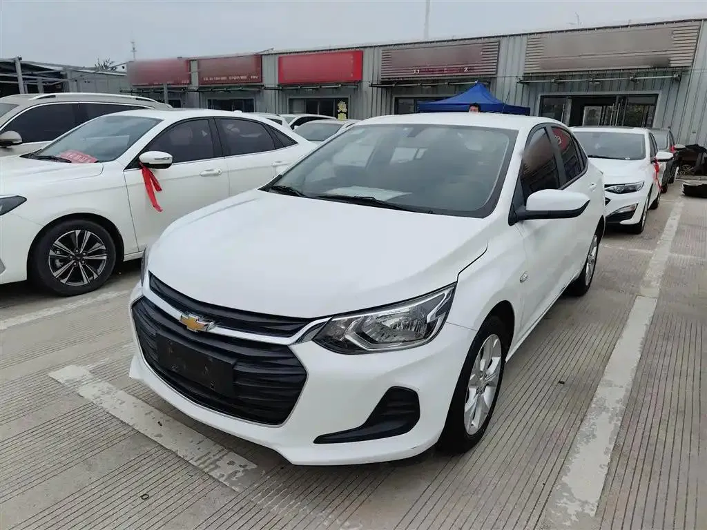 Chevrolet Chevrolet Cavalier — أبيض