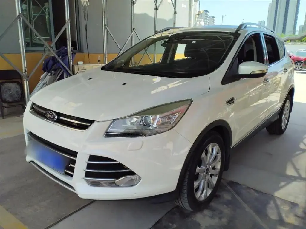 Ford Ford Kuga — White