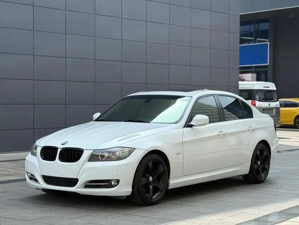 BMW 3 Series 3 Series 2011 325i Luxury — photo 1