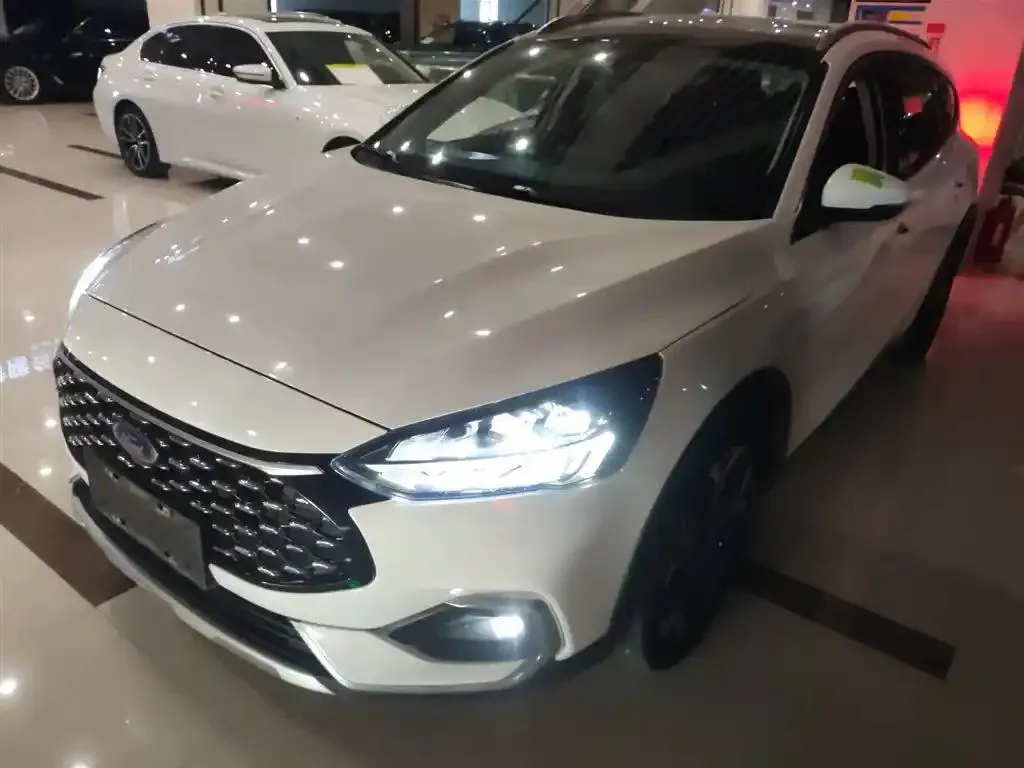 Ford Focus Active Focus Active 2021 EcoBoost 180 Automatic — photo 1